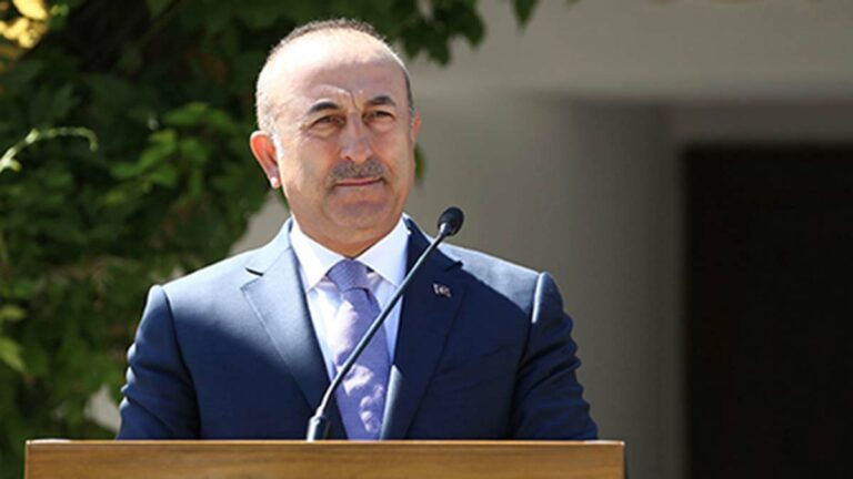 Bakan'dan Berlin Konferansı'nda temaslar